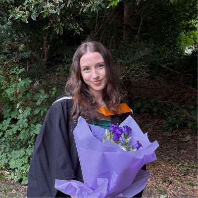 Two 24 year old friends seeking a 2 bedroom flat Main Photo