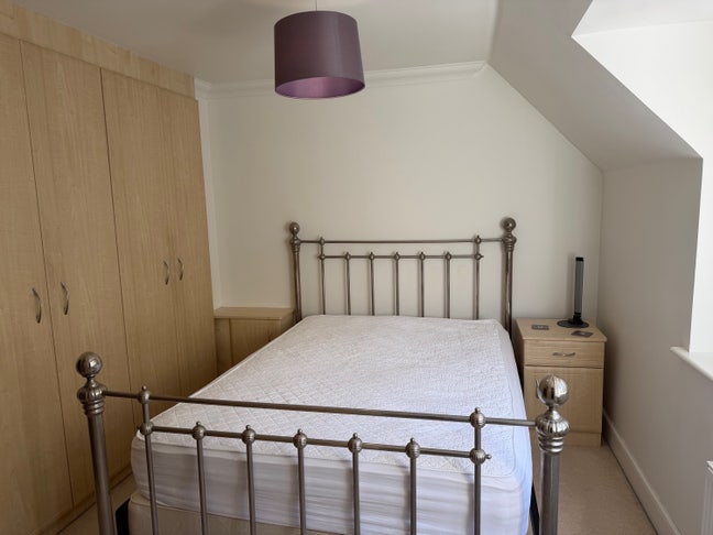  Chineham,Small Double, Ensuite Double Room Main Photo