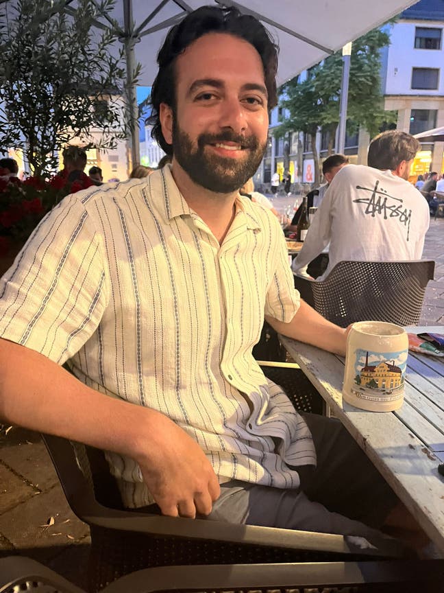 Looking for someone to share a house with Main Photo