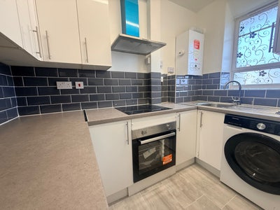 4 Double RoomsIn a New flat Near Westfield W12  Main Photo