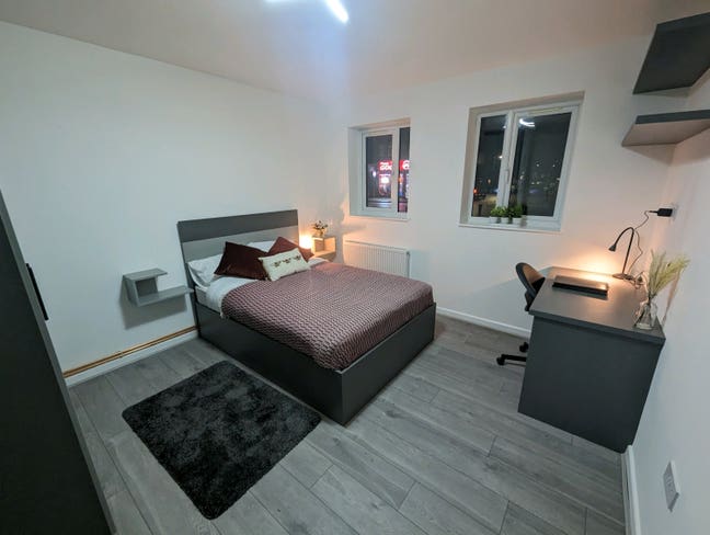 Exquisite Double Room W/ Study | 12Min Walk to Stn Main Photo
