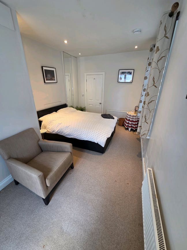 Luxury double en-suite - Short Term only ! Main Photo