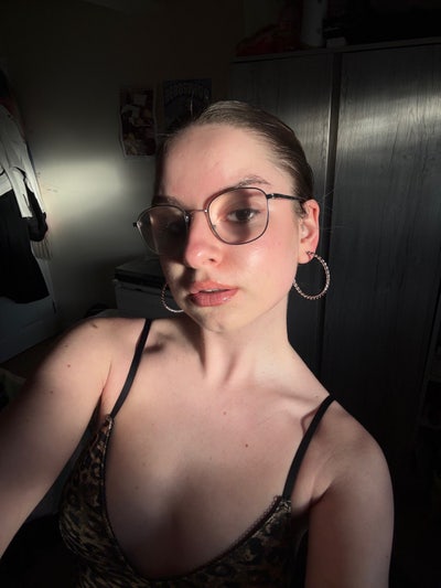 Looking for a room in a girly house/buddy up Main Photo