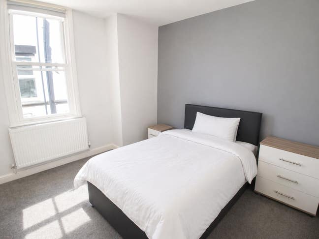 1 Large Modern Double En-Suite in L17! Main Photo