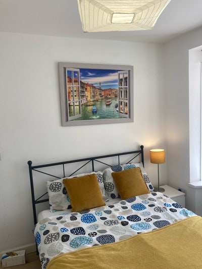 Double room 9mins walk to Hager lane station  Main Photo