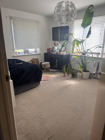 Large Ground Floor Double Room | Bromley Main Photo