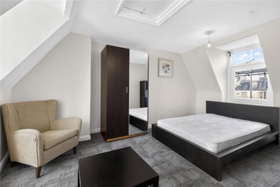 Tower Bridge-2 Double Rooms Available  Main Photo