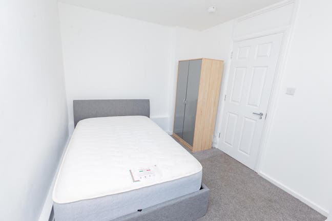 2 Double Rooms | Bow | &pound;1100-&pound;1250 Main Photo