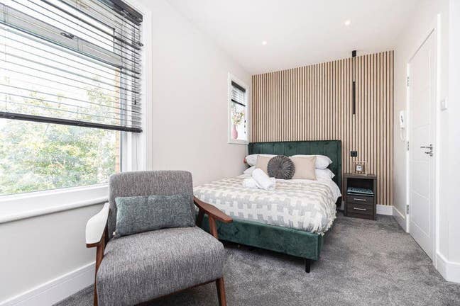 Modern Double Rooms in Professional House Share Main Photo