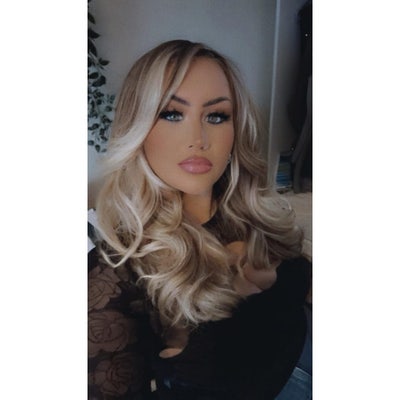 Professional female looking for room or flatmate  Main Photo