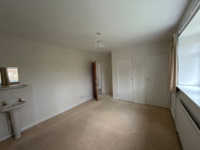 4 Bedroom House - Spacious rooms from &pound;495pcm  Main Photo