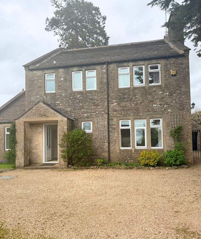 4 Bedroom House - Spacious rooms from &pound;495pcm  Main Photo