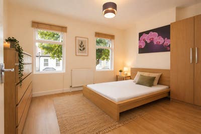 Spacious Rooms in Amazing Newly Renovated Flat  Main Photo
