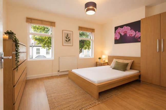 Spacious Rooms in Amazing Newly Renovated Flat  Main Photo