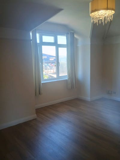 Aldershot: Double Rooms Nice House Main Photo