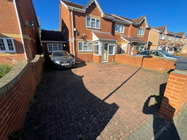 Spacious king room | 2-Bed-Feel (Just Me + You) Main Photo