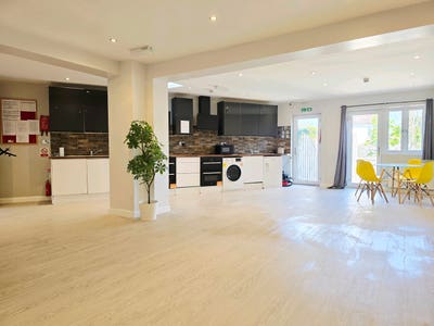 Mount Drive Ensuite room - all bills included Main Photo