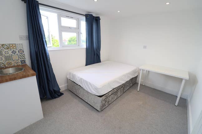 Beatiful Rooms Close to Northern Line!! Main Photo
