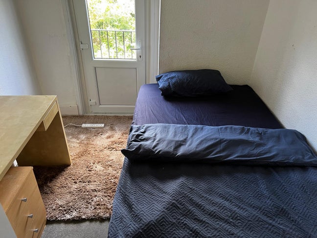 Comfortable double room for rent Main Photo