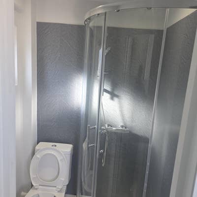 A newly Refurbished Studio flat Main Photo