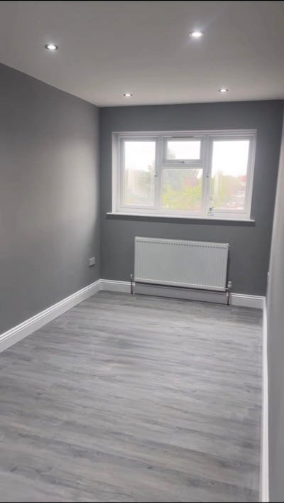 Newly Refurbished 5-Bed Property  Main Photo