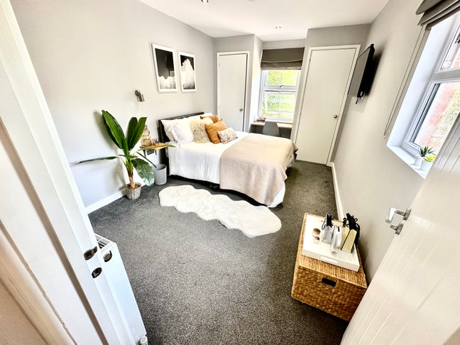 🏡 Beautiful Ensuite Room – Old Town/Town Centre Main Photo