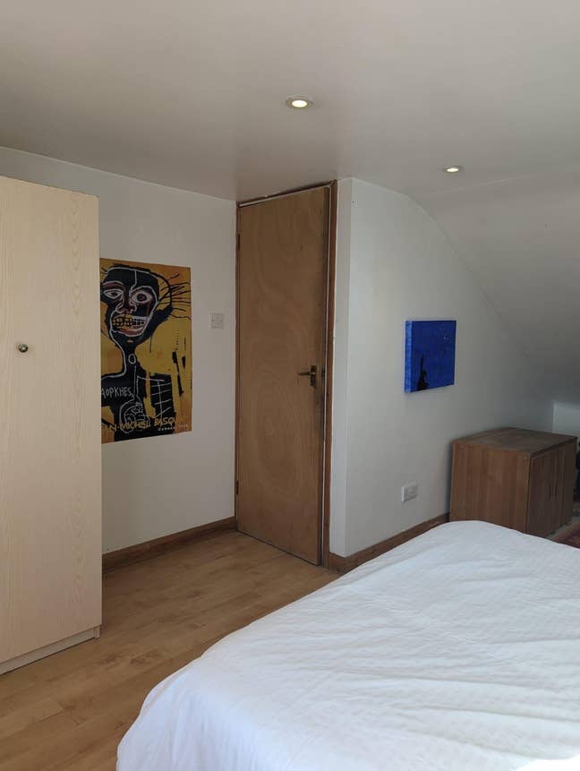 *** Ensuite on top floor IN CATFORD!! Main Photo