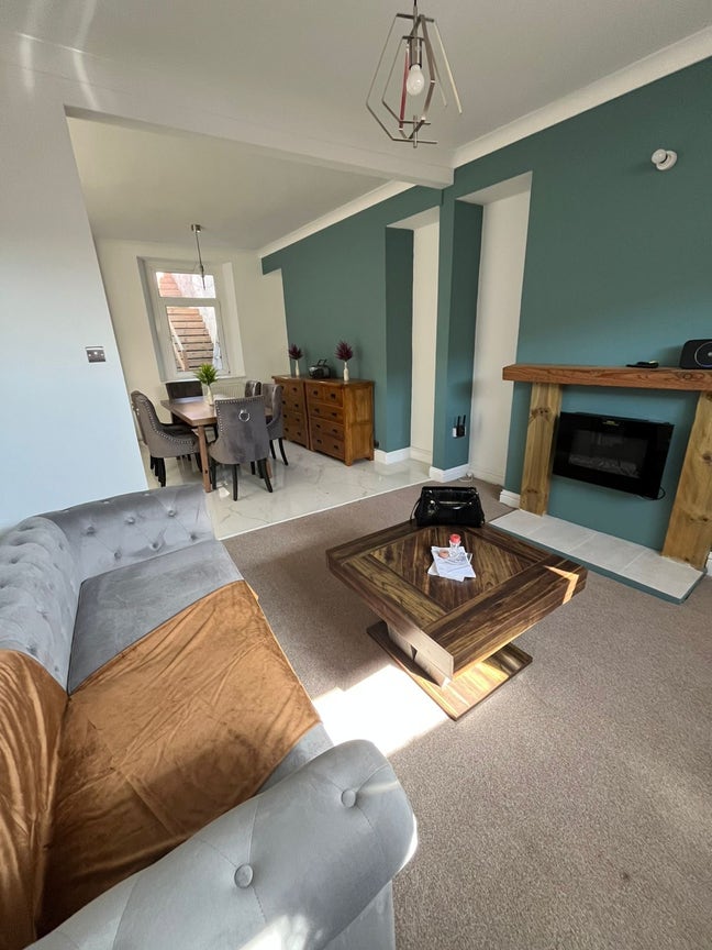 4 Bedroom Modern House newly renovated  Main Photo