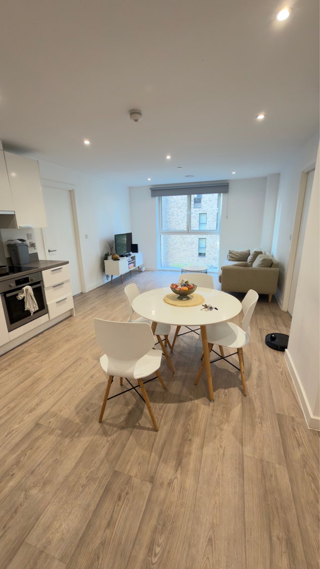 Spacious Double Room Available in Salford  Main Photo