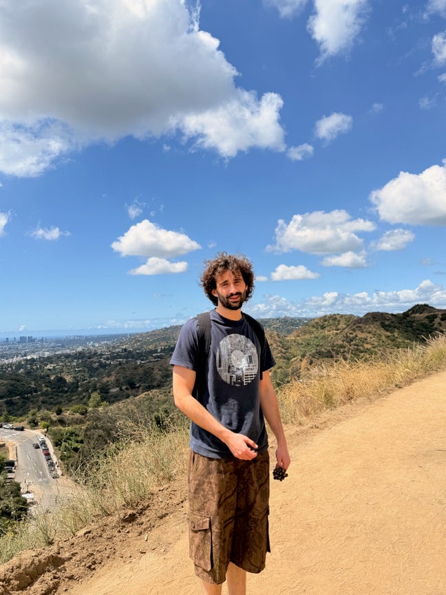 Hi... looking for a studio 🙏🏼 Main Photo