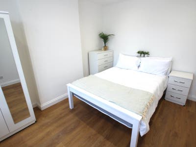 Amazing Double Bedroom Available Main Photo