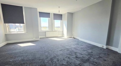 Recently renovated 5 bed flat  - bills included  Main Photo