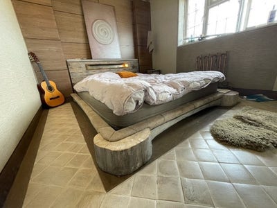 Fully furnished king size bed for short term Main Photo