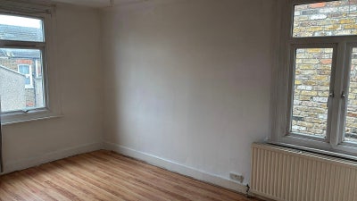 3 room flat London NW Main Photo