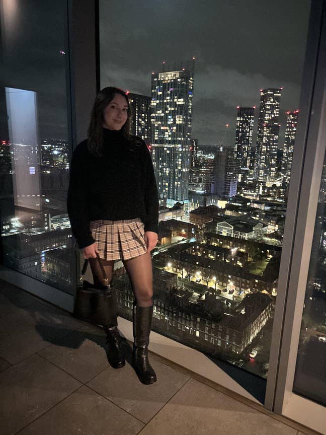 Looking for someone to move in with in September  Main Photo