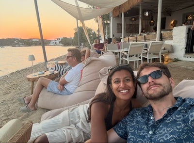 Room needed by professional couple Main Photo