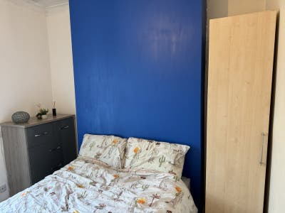 Double Room in 3 Bed House Main Photo