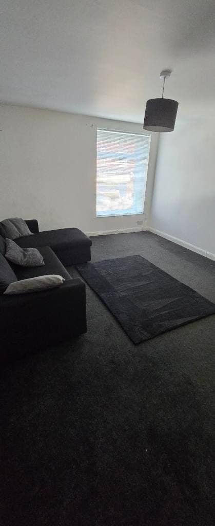 Luxury 1-Bed Flat with Huge Living Space & Parking Main Photo