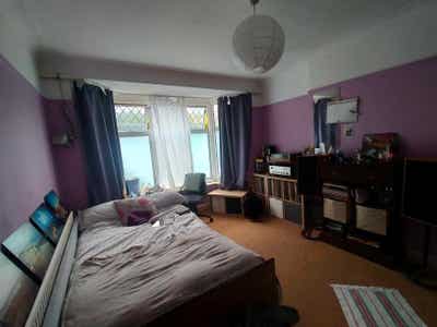 Large Double Bedroom in Cricklewood  Main Photo