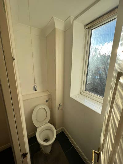 1 Double Bedroom available  Main Photo