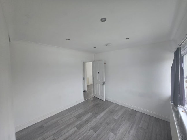 1x Double room to Let Main Photo