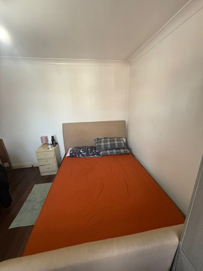 Double Room to Rent Main Photo