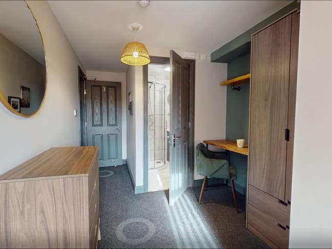 Ensuite Rooms Available 🏡 Sandy Lane Main Photo