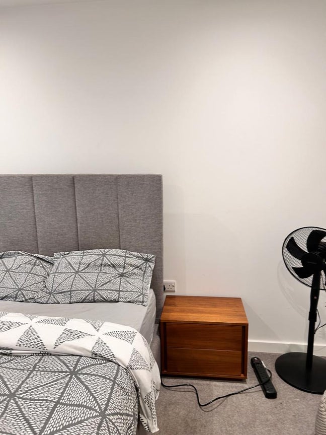 Spacious Room in City Centre  Main Photo