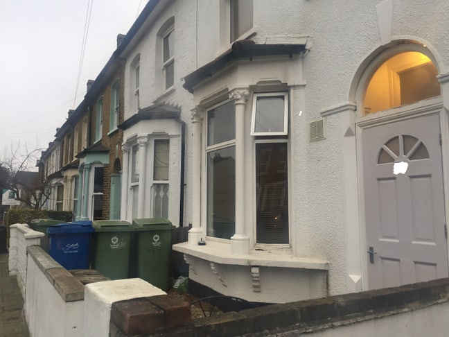 Large 1Bed Flat Available Now Hollydale Road SE15  Main Photo