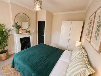 Smart and Bright room  Main Photo