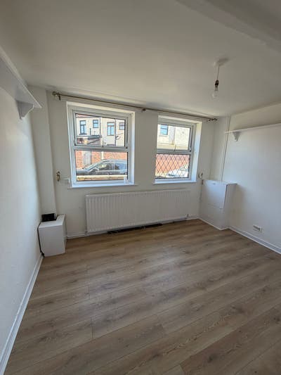 Spacious bedrooms Oldham  Main Photo