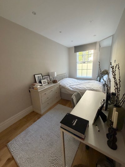 Double room available in renovated flat Main Photo