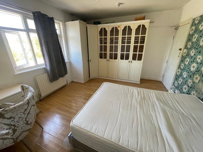 Double room at Fountain roundabout Inc bills Main Photo