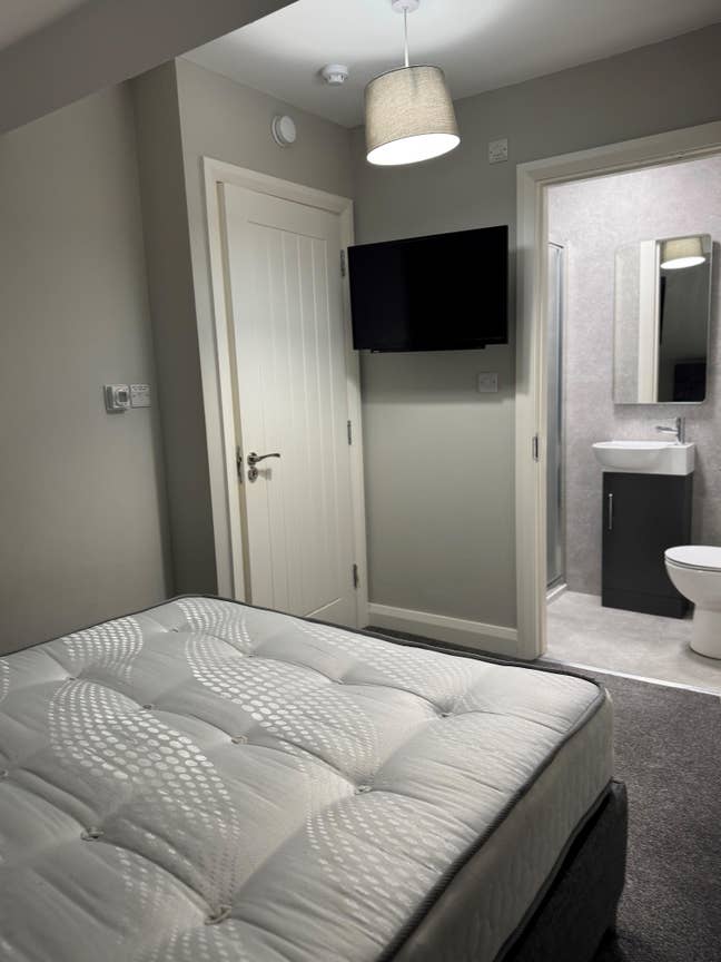 Double room with ensuite  Main Photo